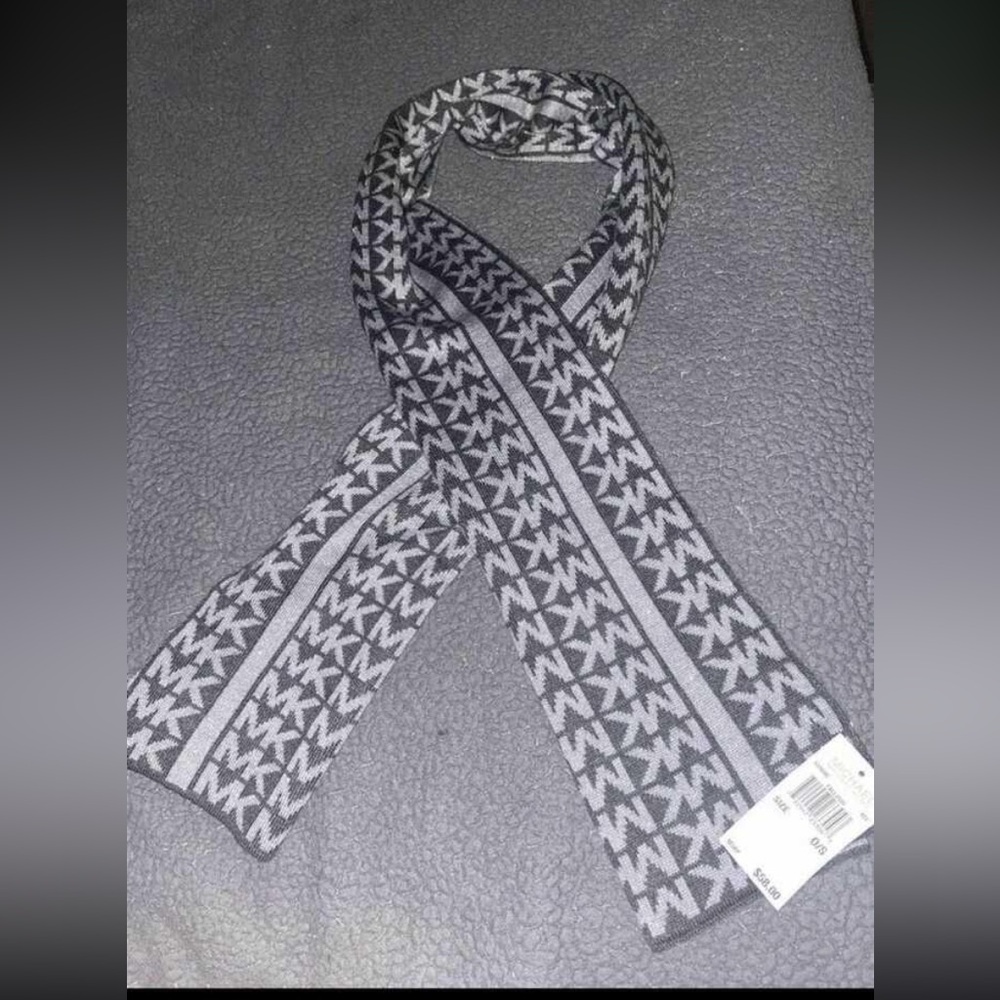 New Michael Kors Scarf